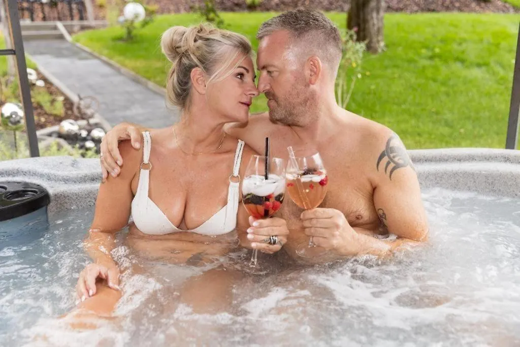 Chalet Vitaspa - Whirlpool & Sauna Privatspa Pegnitz Německo